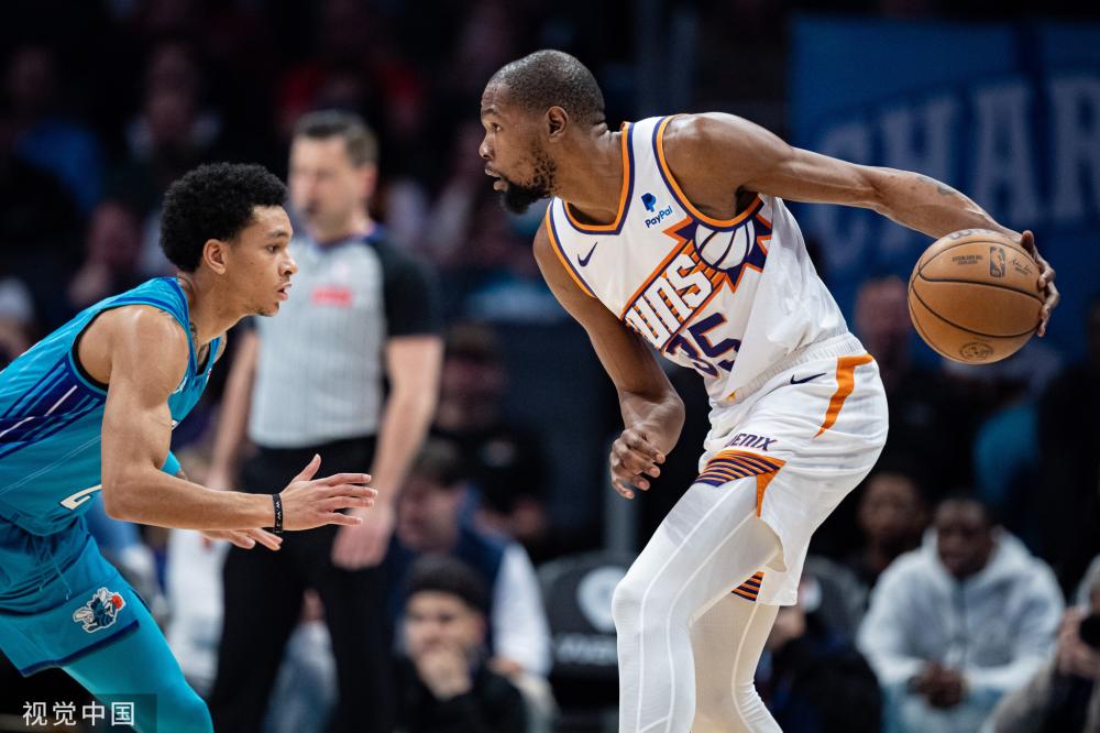 气势汹汹的 气势汹汹的