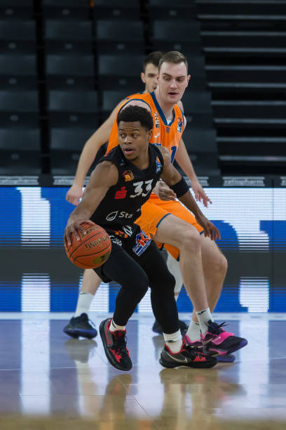 而其通过出 而其通过出